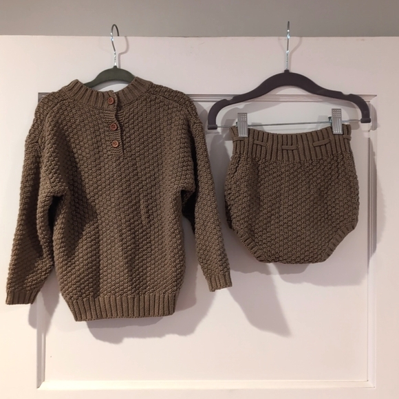 Quincy Mae sweater set, sz18-24m - Picture 2 of 3
